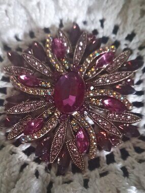 Classic Luxury Crystal Purple Flower Stunning Badges Brooch
